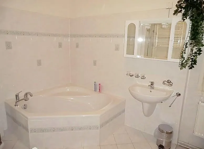 7K - Apartmany Lazenska Карловы Вары 0*,  Чехия
