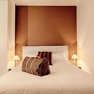 https://twist-prague.praguehotelsweb.com