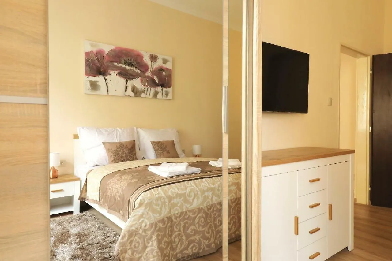 Aphrodite Aparthotel Карловы Вары
