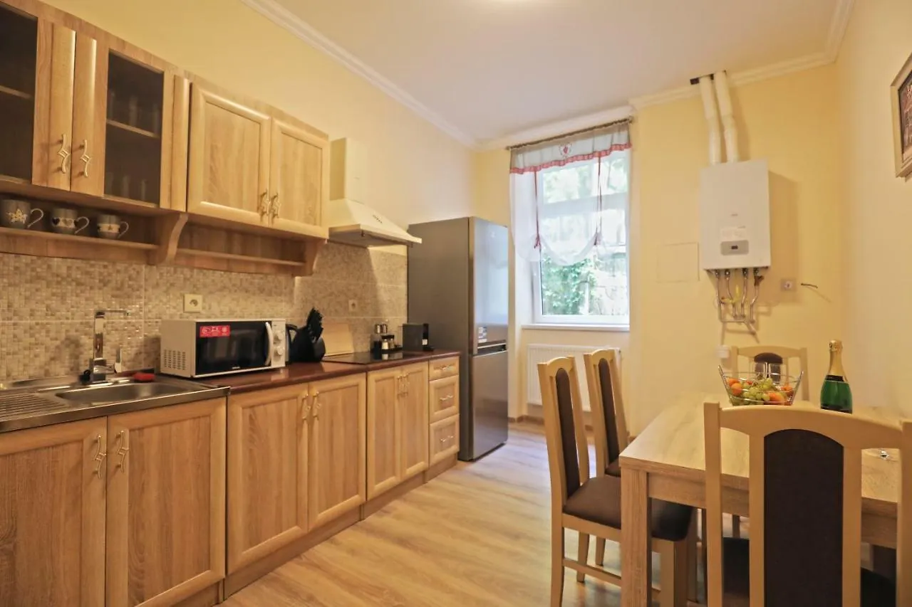Aphrodite Aparthotel Карловы Вары