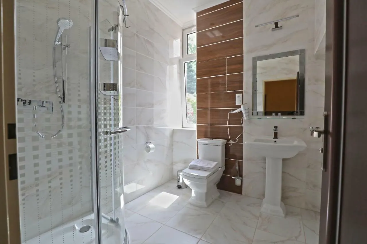 Aphrodite Aparthotel Карловы Вары 4*,