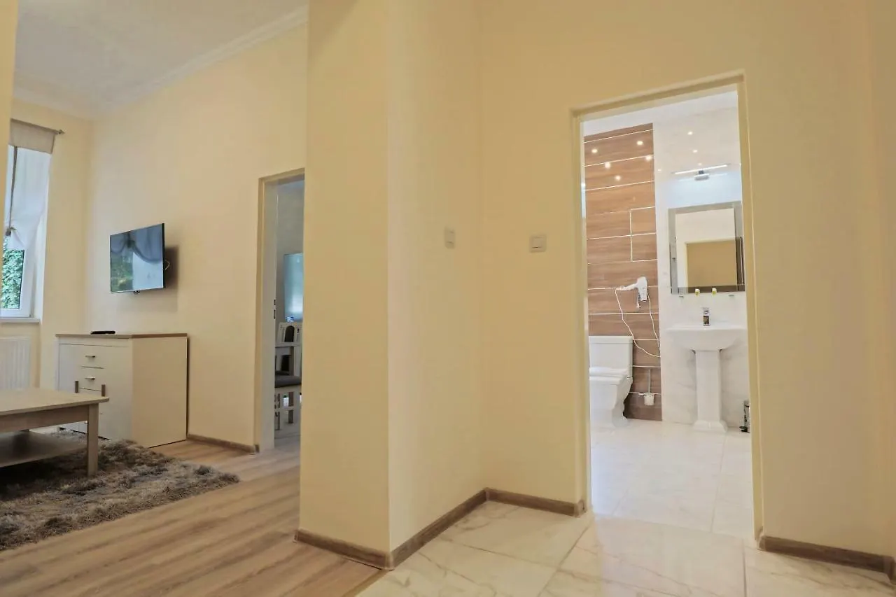 Aphrodite Aparthotel Карловы Вары