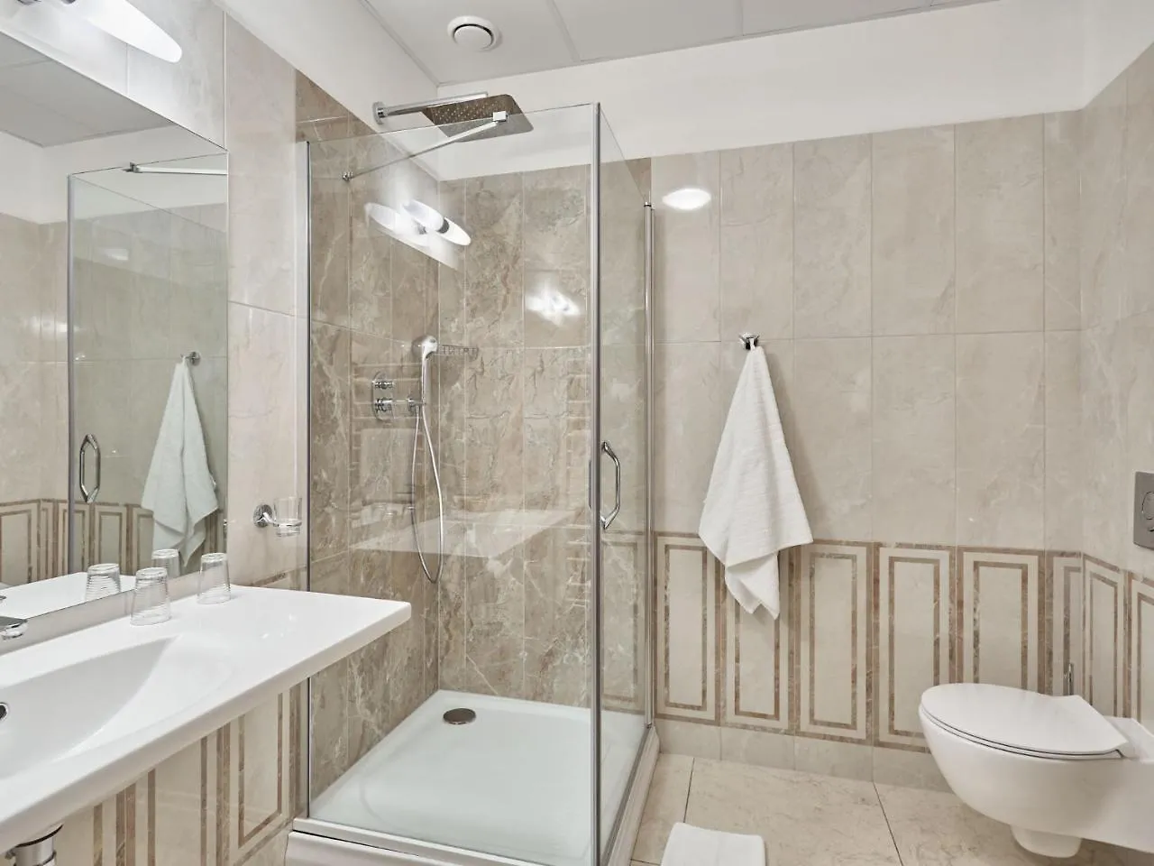 Akropolis Apart Hotel Карловы Вары