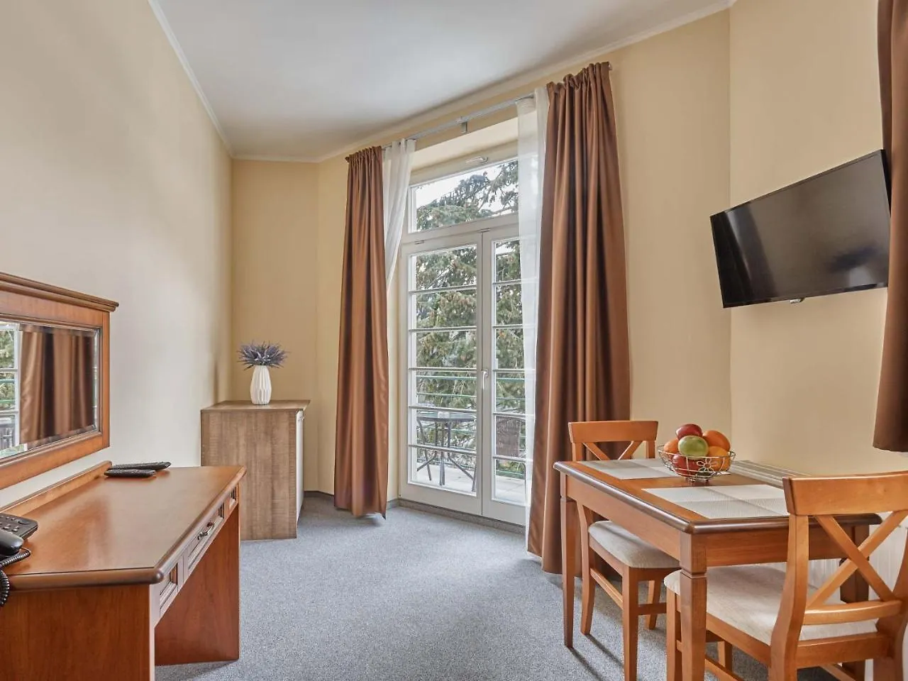 Akropolis Apart Hotel Karlowe Wary Czechy