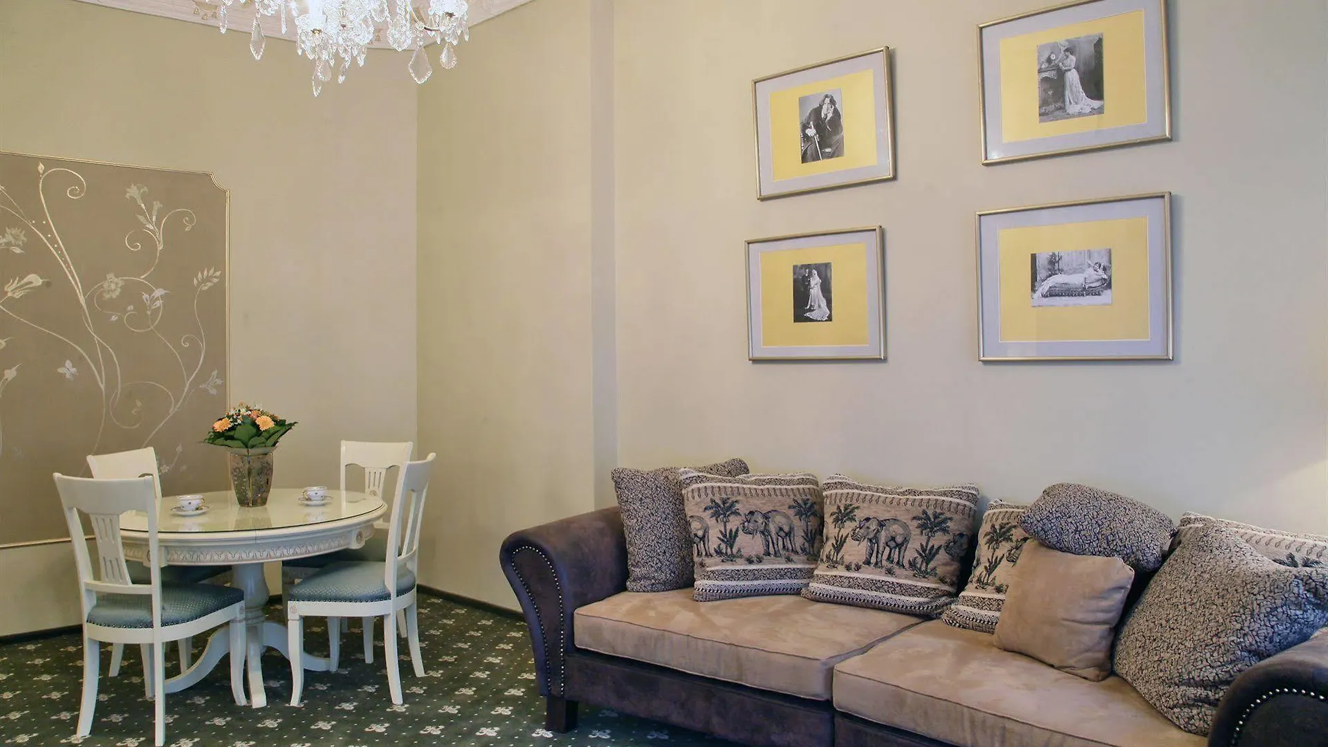 Alisa Hotel Карловы Вары 4*,