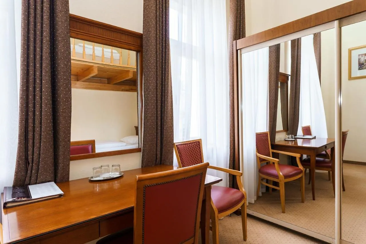 Spa Hotel Anglicky Dvur Karlovy Vary 4*,  Csehország