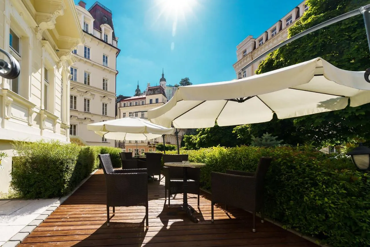 Spa Hotel Anglicky Dvur Karlsbad 4*,  Tsjechië