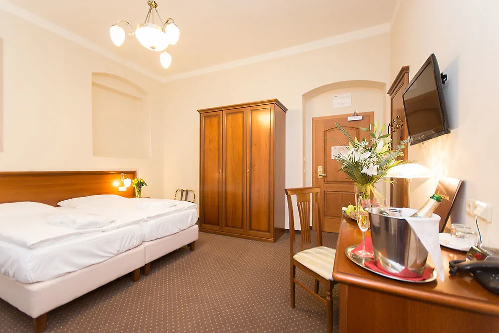 Spa Hotel Anglicky Dvur Karlowe Wary