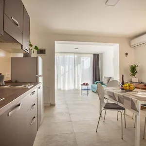 apartaments-punta-relax.in-istria.net/