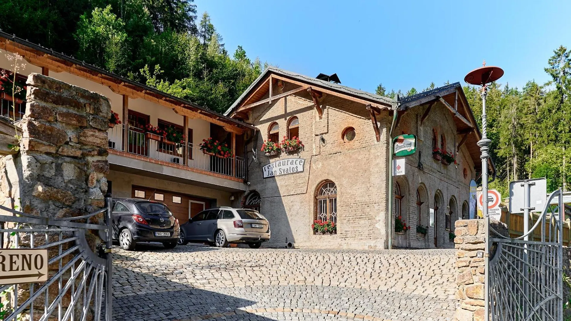 Frühstückspension Apartmany Svatosske Skaly Loket
