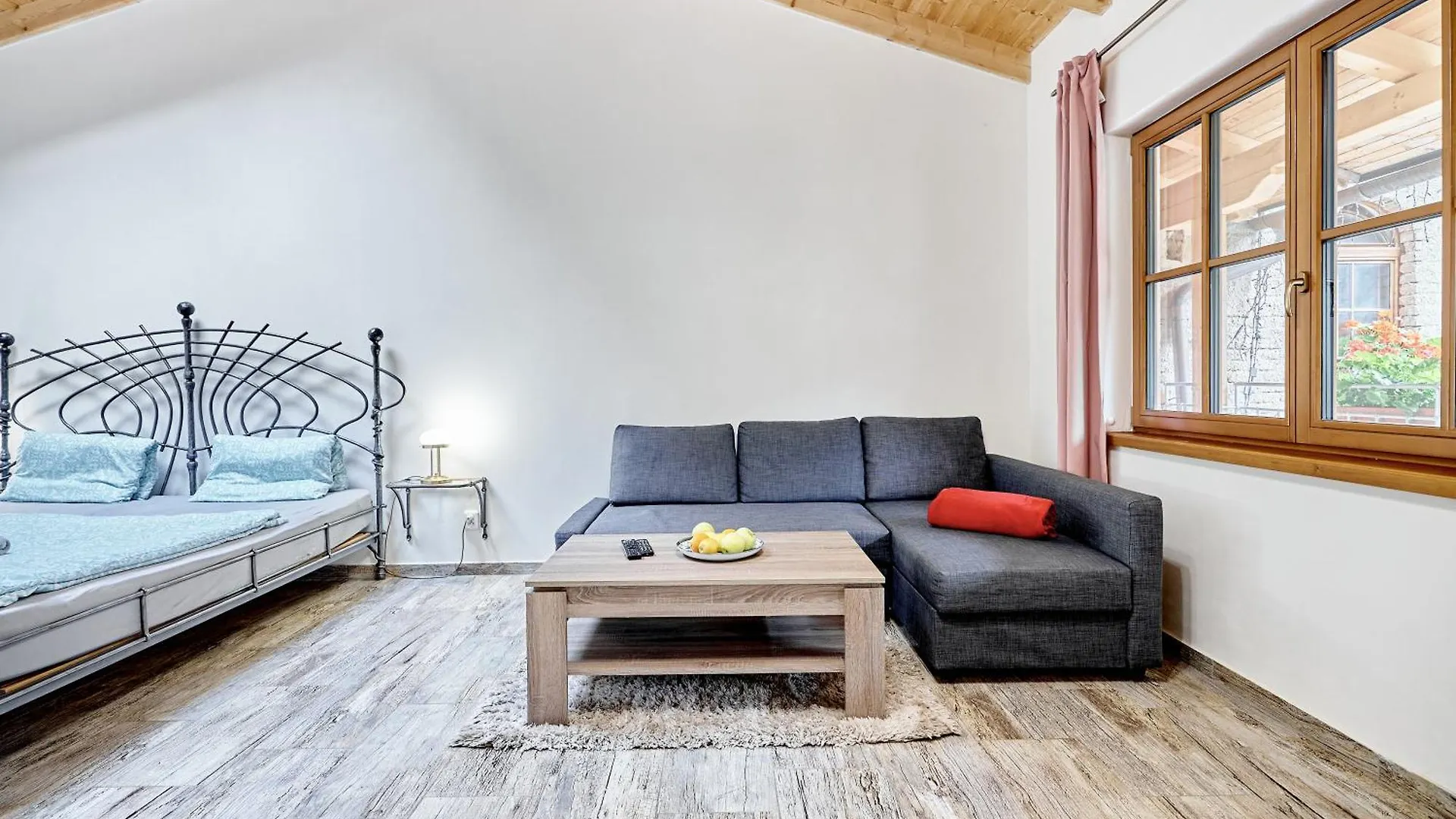 Apartmany Svatosske Skaly Loket Frühstückspension