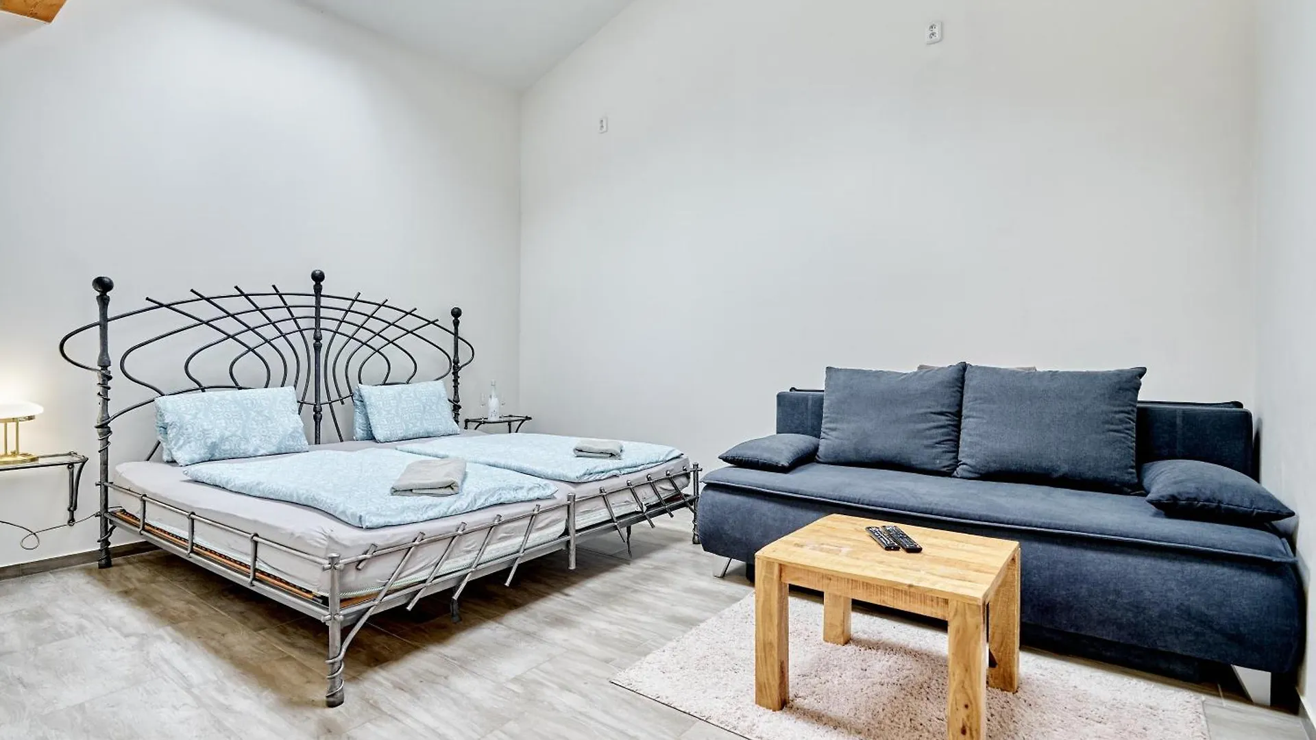 Apartmany Svatosske Skaly Loket Frühstückspension
