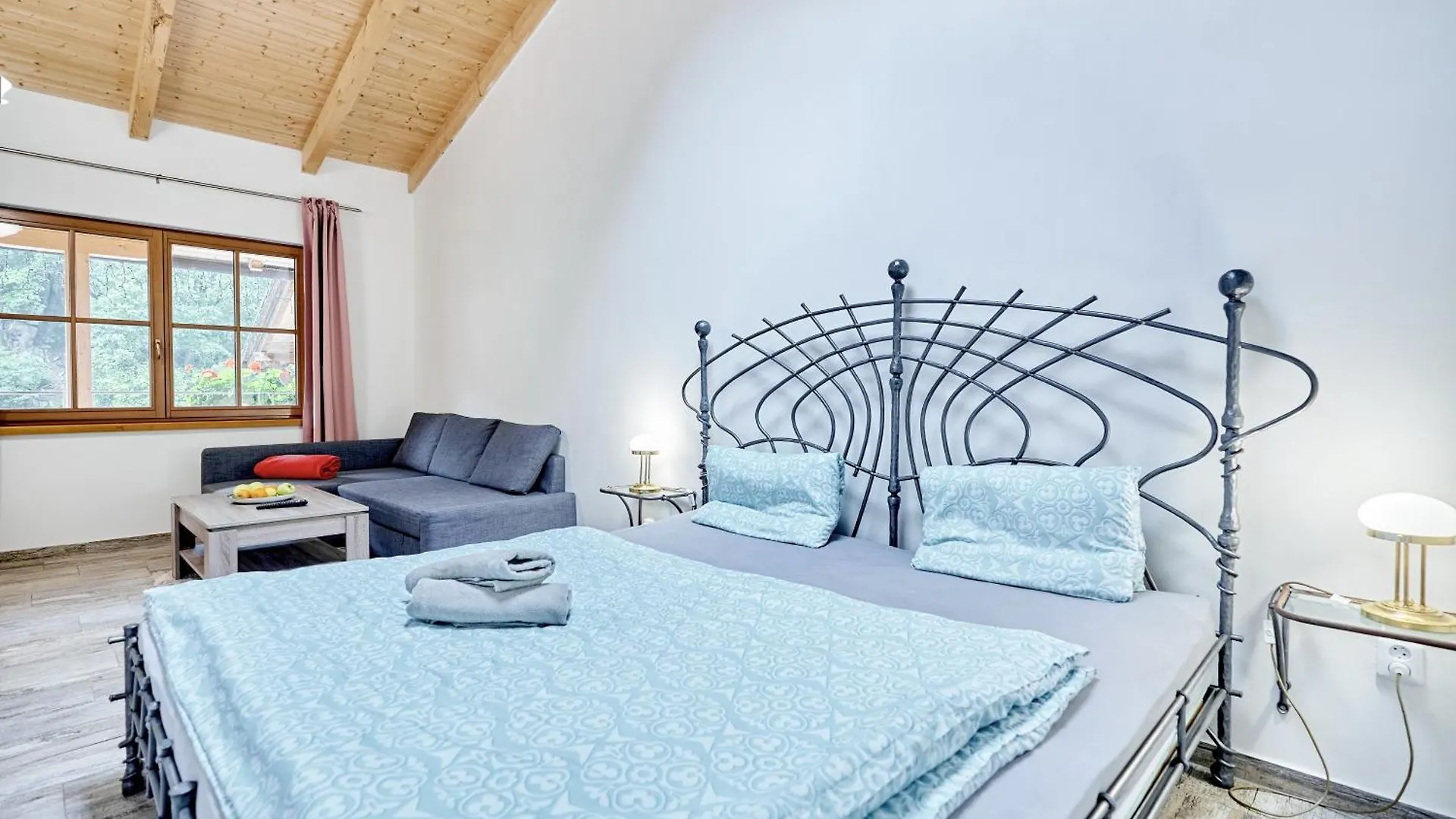 Apartmany Svatosske Skaly Loket Frühstückspension