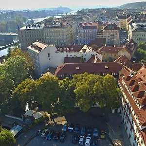 Pytloun Old Armoury Отель Прага