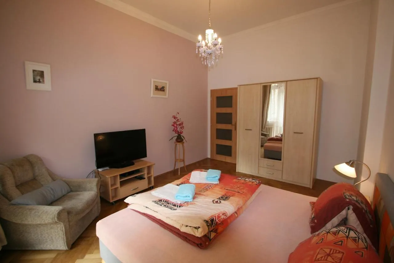 Apartment No. 25 T.G.Masaryka 13 S Vytahem Karlsbad