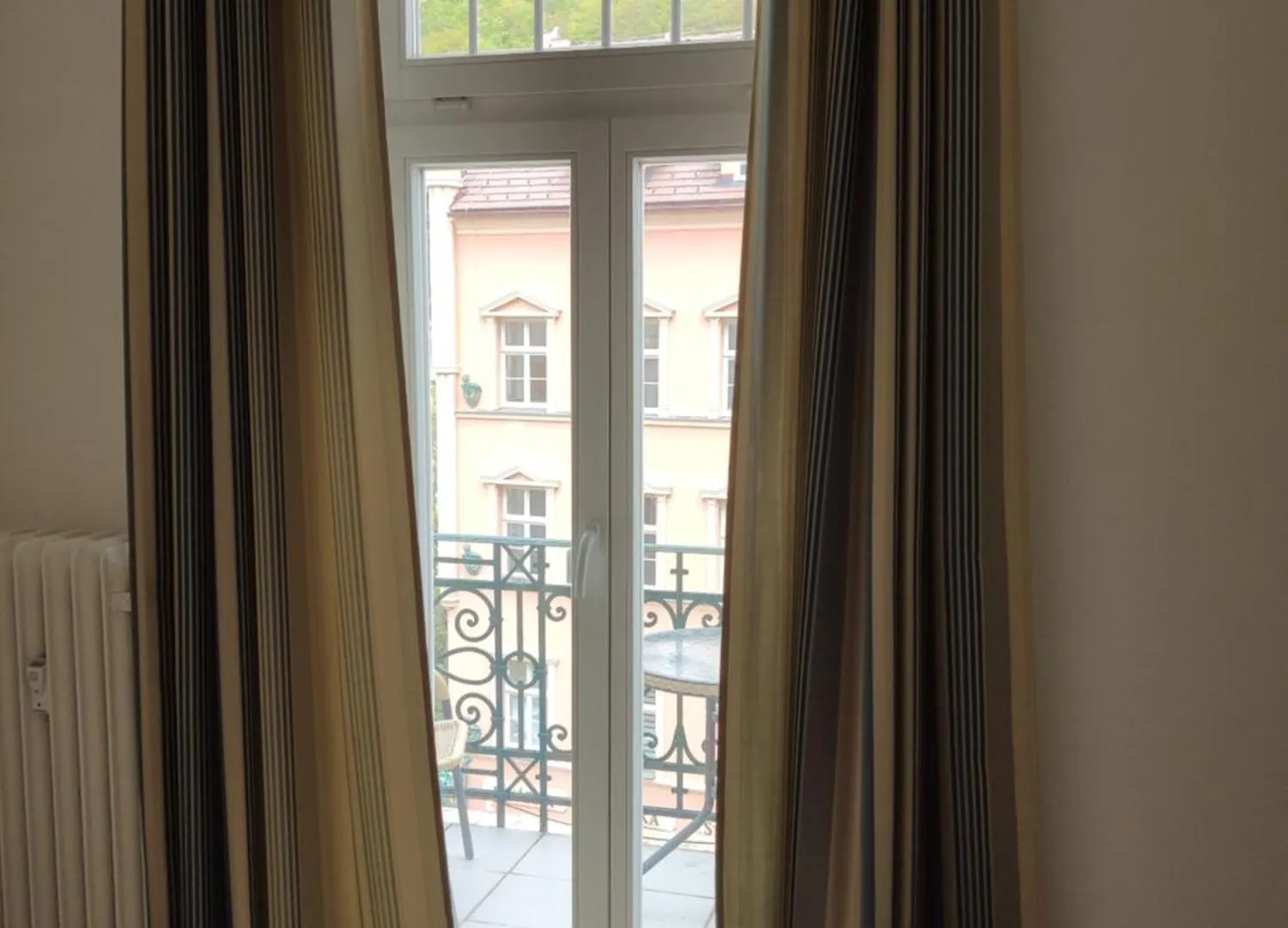 Ferienwohnung Apartman 63M2 S Balkonem V Lazenskem Centru Karlsbad Apartment