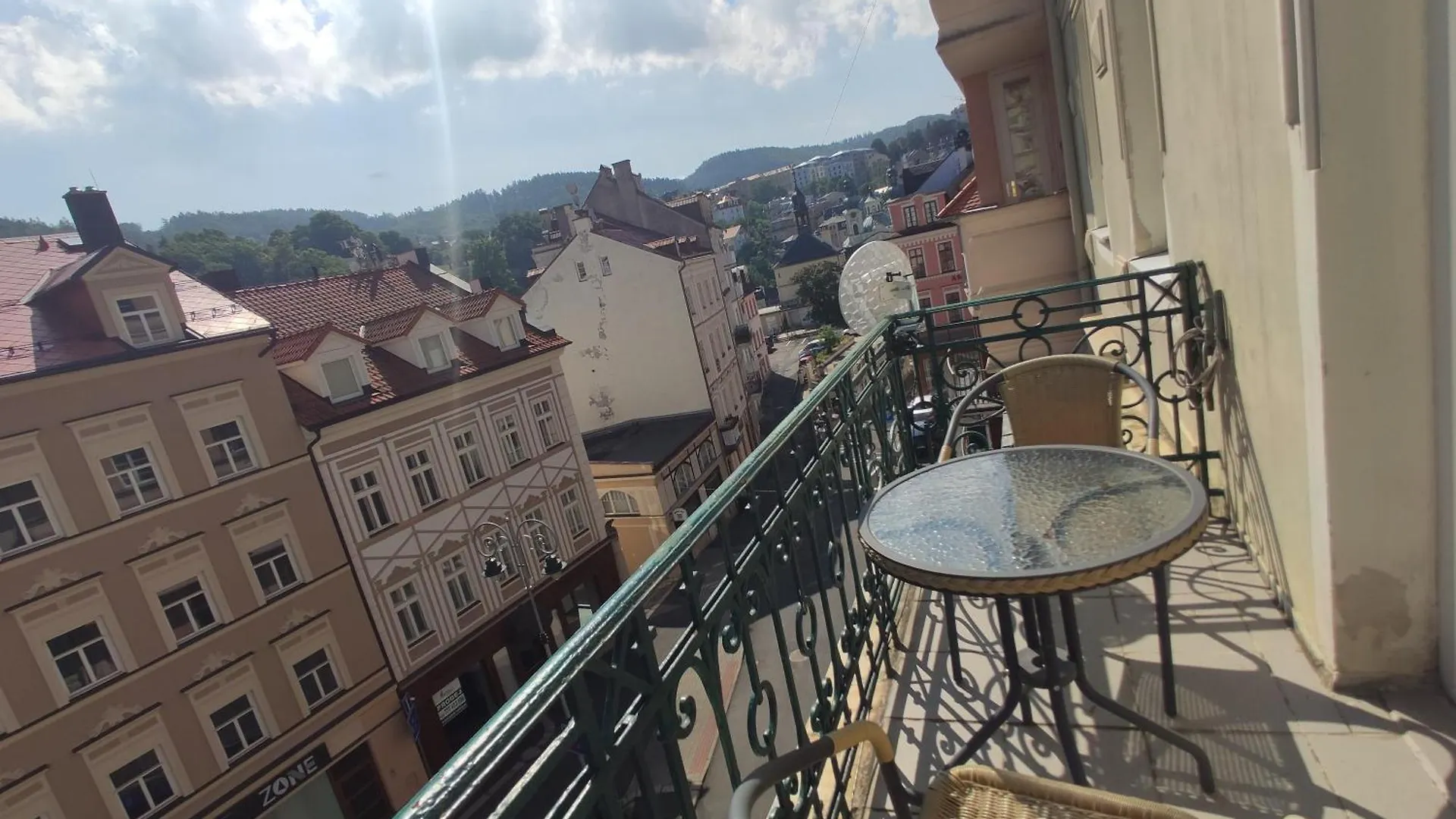 Ferienwohnung Apartman 63M2 S Balkonem V Lazenskem Centru Karlsbad Tschechische Republik