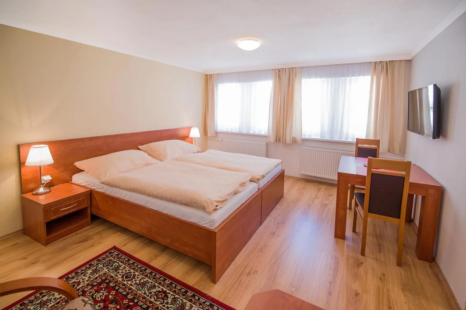 Apartments Paderewski Карловы Вары 0*,  Чехия