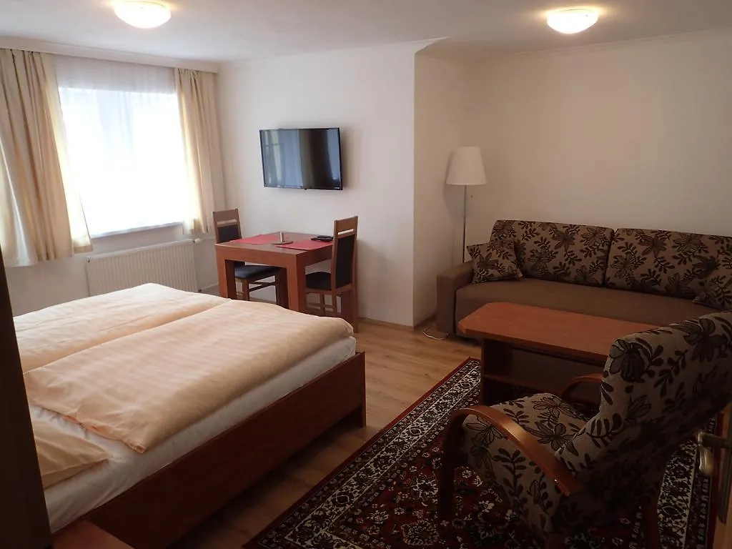 Apartments Paderewski Карловы Вары 0*,