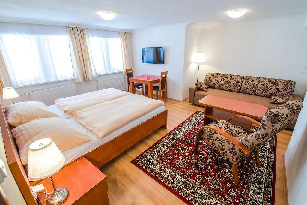 Apartments Paderewski Карловы Вары Чехия