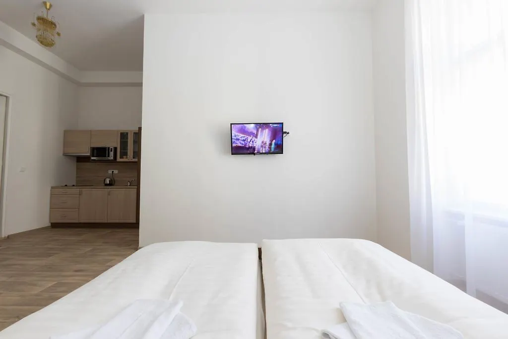 Apartments Paderewski Карловы Вары 0*,
