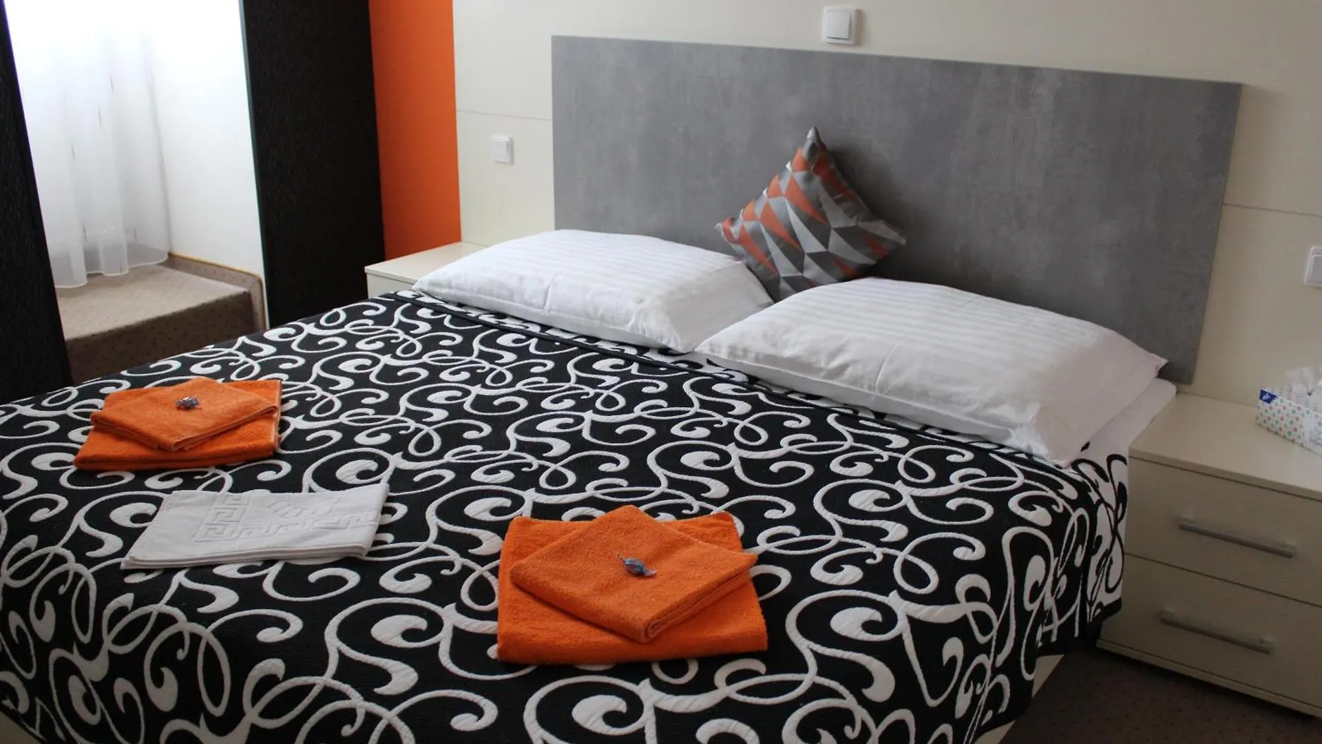 Apartments Verona Karlsbad 0*,