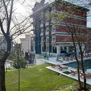 Olivia's Hill Отель Дуррес
