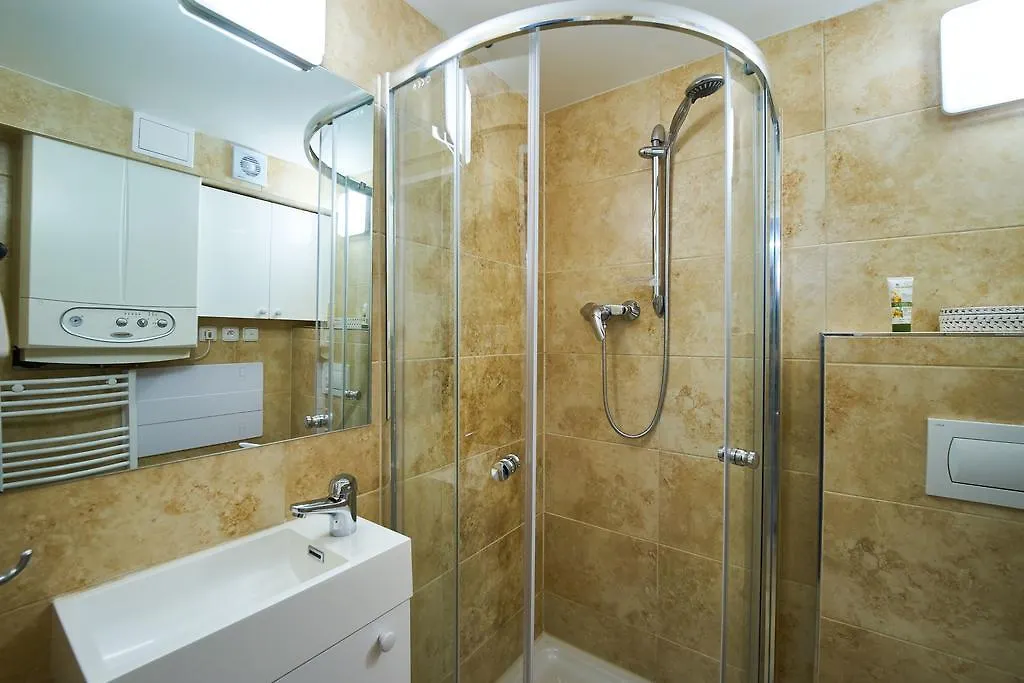 Bluestars Apartments Karlsbad Gasthof