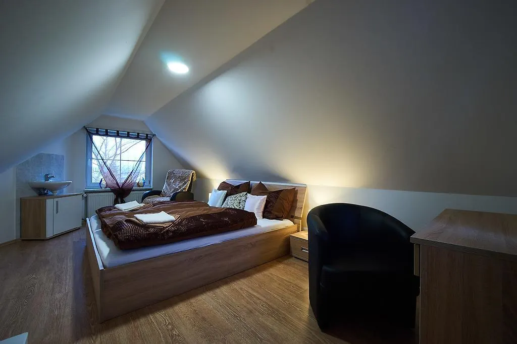 Gasthof Bluestars Apartments Karlsbad