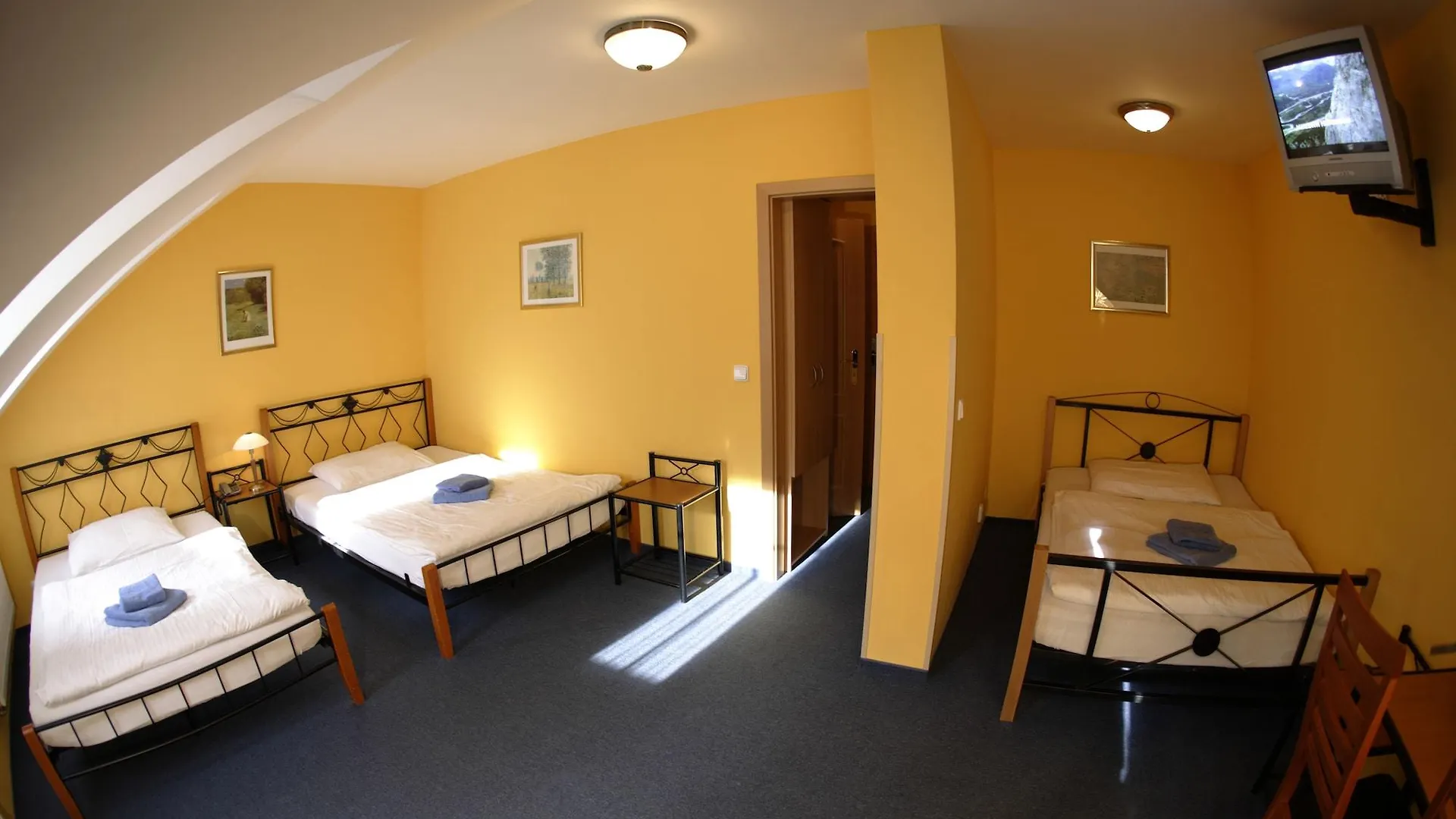 Hotel Boston Karlovy Vary 3*,