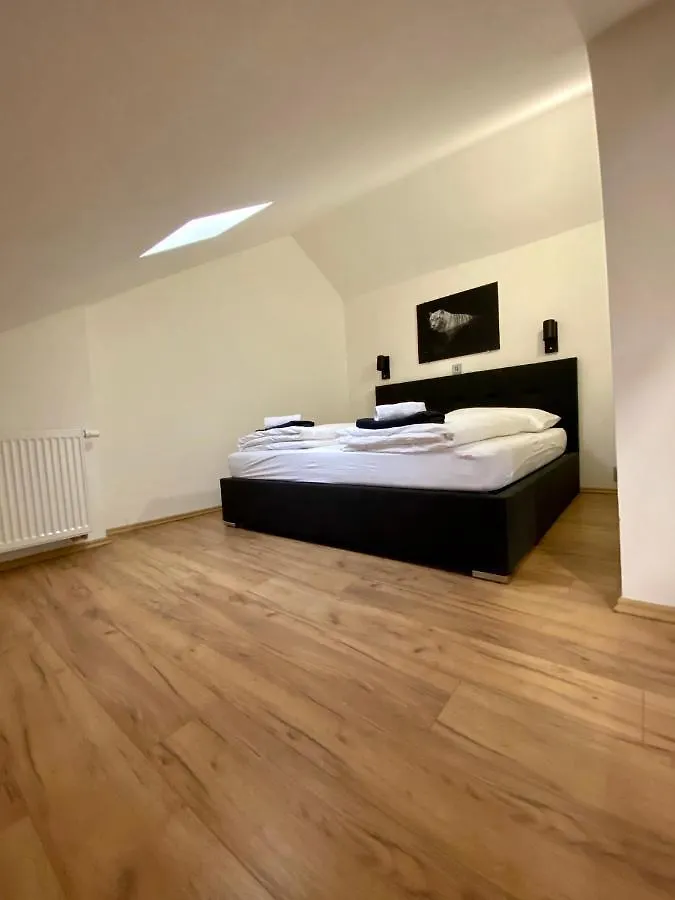 Boutique Apartment Owned By Emperor Peter The Great With 2 Balconies & Jacuzzi Karlsbad