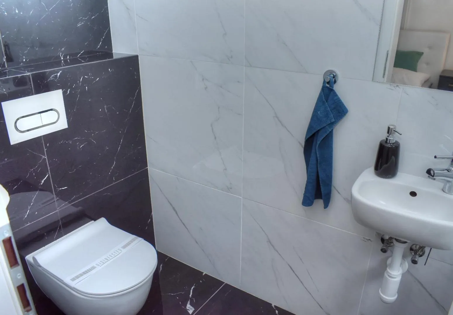 Boutique Apartment Owned By Emperor Peter The Great With 2 Balconies & Jacuzzi Karlsbad