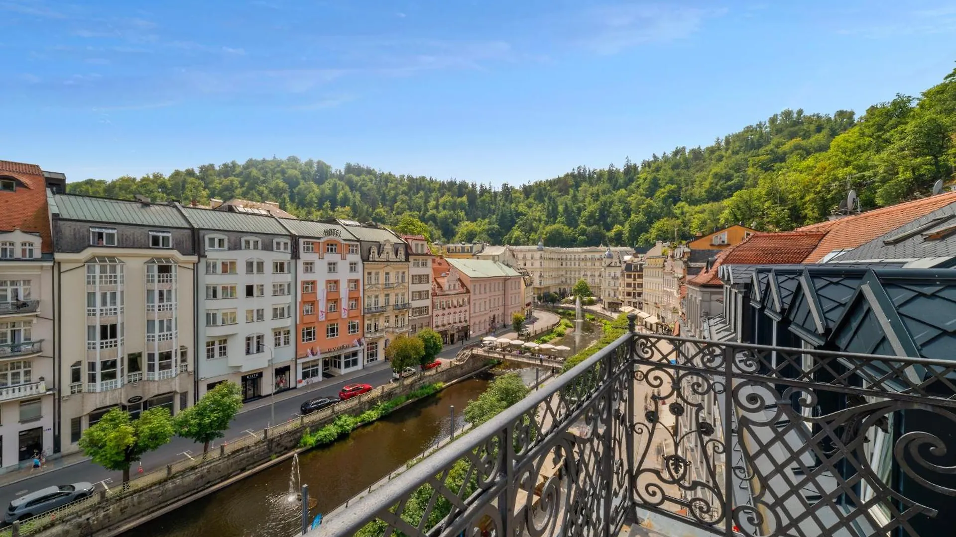 Boutique Apartment Owned By Emperor Peter The Great With 2 Balconies & Jacuzzi Karlsbad