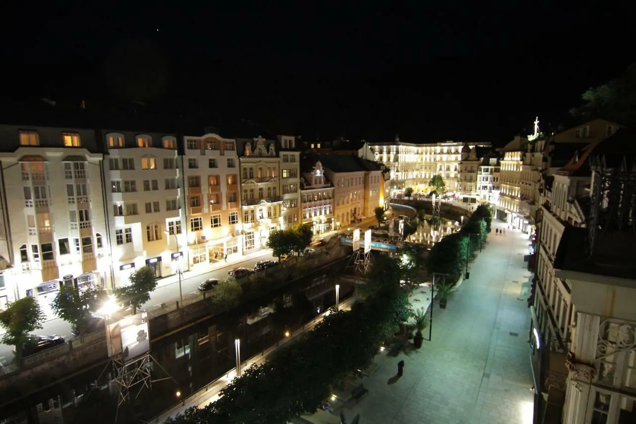 Boutique Apartment Owned By Emperor Peter The Great With 2 Balconies & Jacuzzi Karlsbad