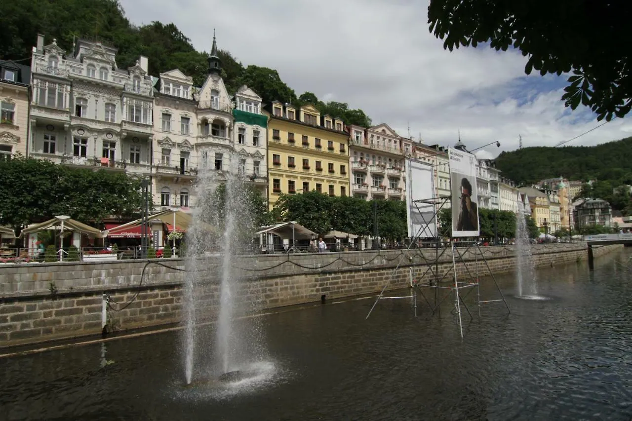 Boutique Apartment Owned By Emperor Peter The Great With 2 Balconies & Jacuzzi Karlsbad
