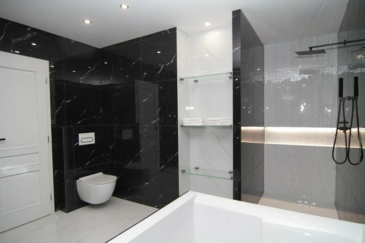Boutique Apartment Owned By Emperor Peter The Great With 2 Balconies & Jacuzzi Karlsbad