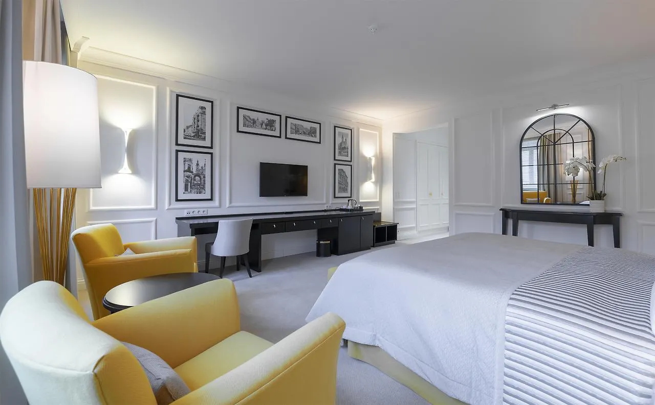 Boutique Hotel Corso Karlsbad 4*,