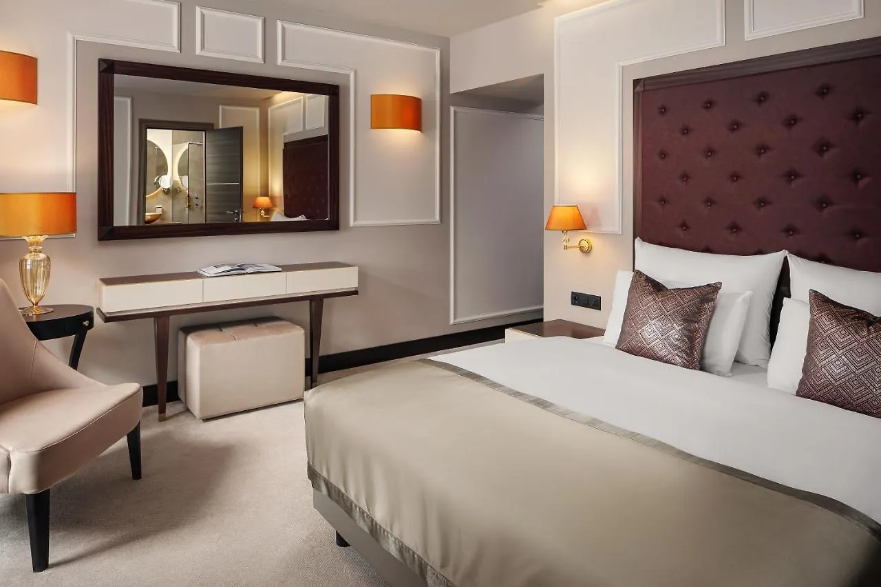 Boutique Hotel Saxonia Karlowe Wary 4*,
