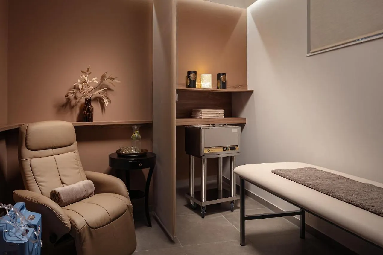 Boutique Hotel Saxonia Karlowe Wary 4*,