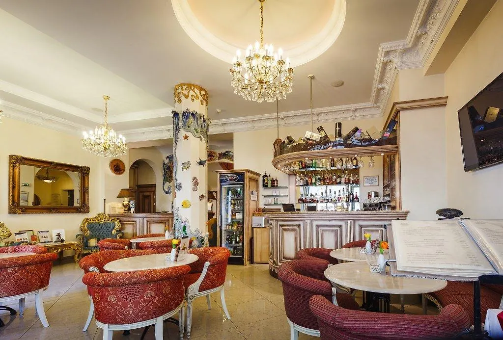Hotel Aqua Marina Karlowe Wary 4*,
