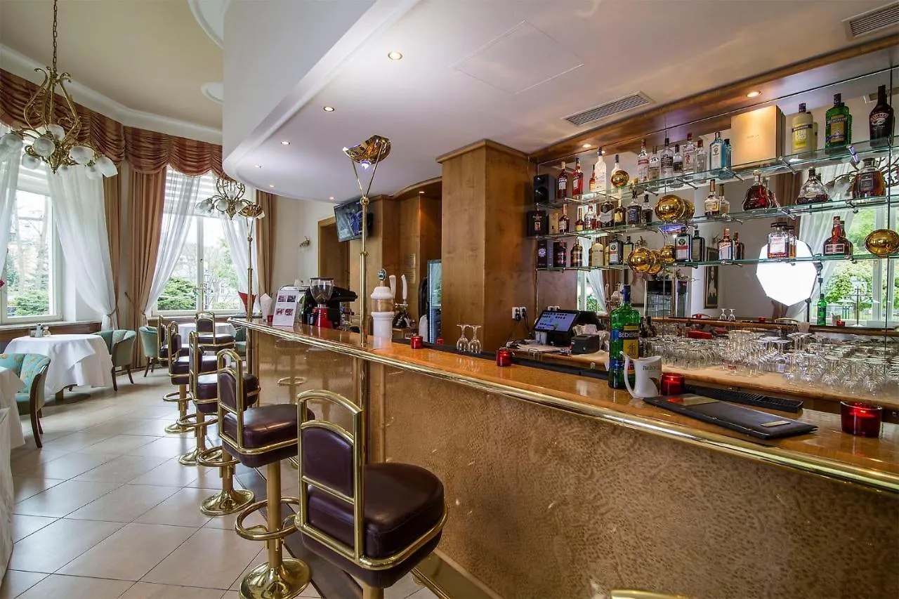 ****  Hotel Bristol Карловы Вары Чехия