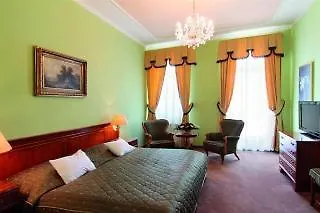 Hotel Bristol Карловы Вары 4*,
