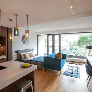 https://cosy-design-apartment-iv.brnohotels.org