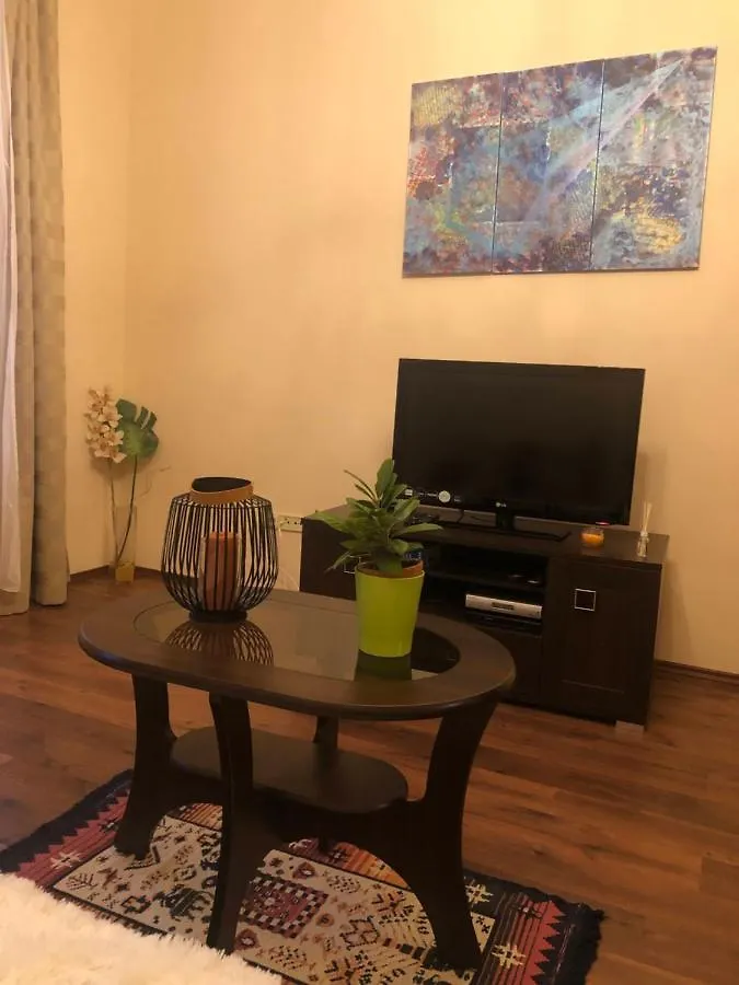 Byt S Krasnou Vyhlidkou Na Hotel Imperial Karlowe Wary 0*,  Czechy