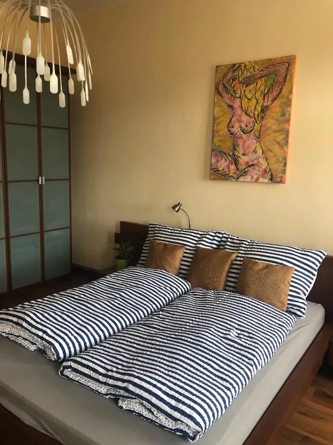 Byt S Krasnou Vyhlidkou Na Hotel Imperial Karlowe Wary Apartament
