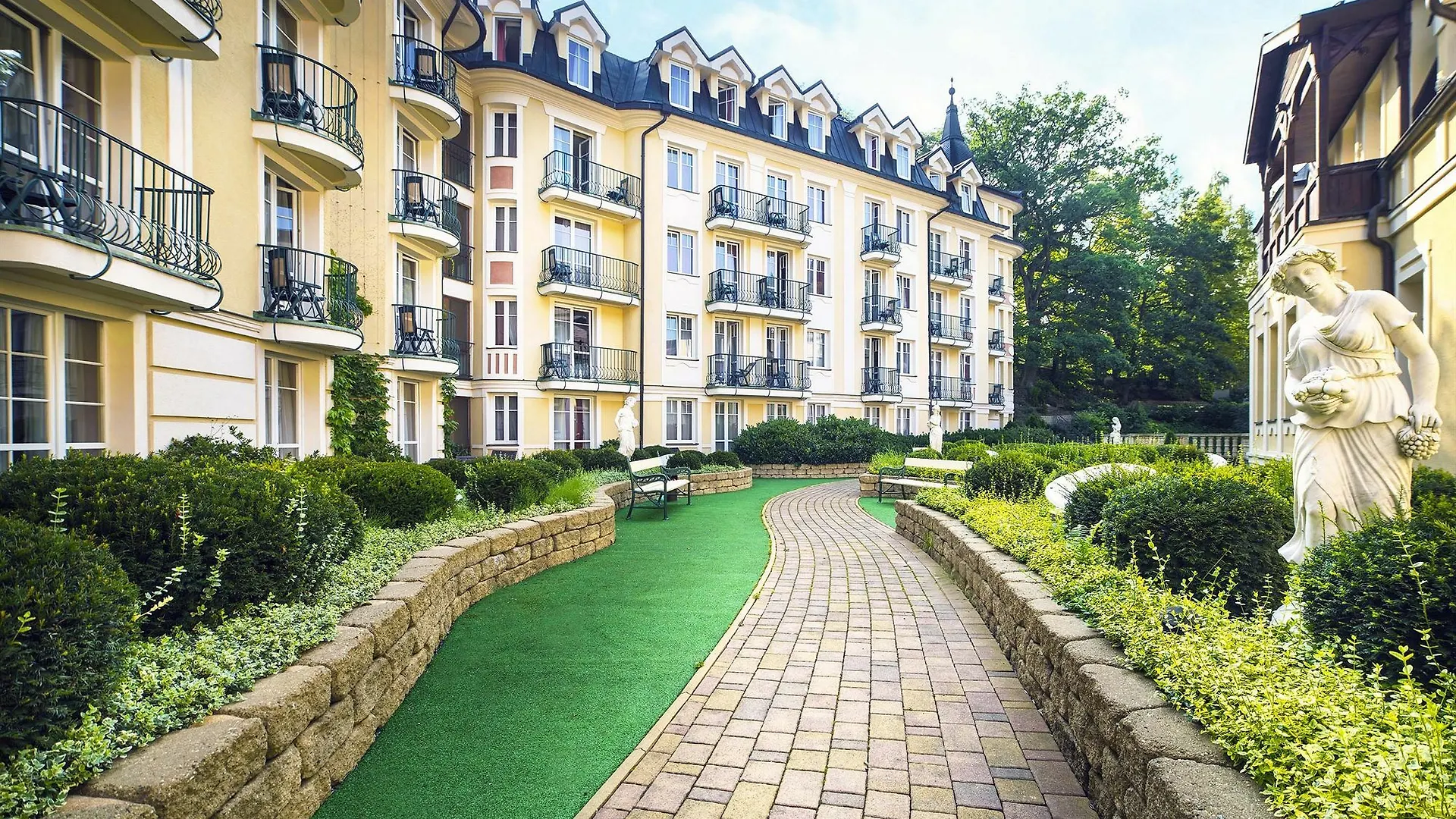 Carlsbad Plaza Medical Spa & Wellness Hotel Karlsbad