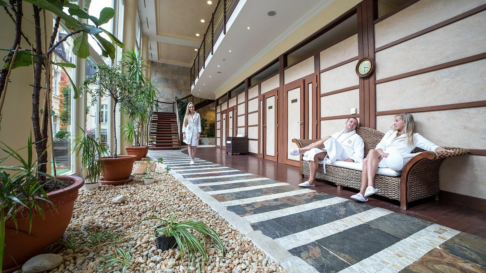 Carlsbad Plaza Medical Spa & Wellness Hotel Karlsbad 5*,
