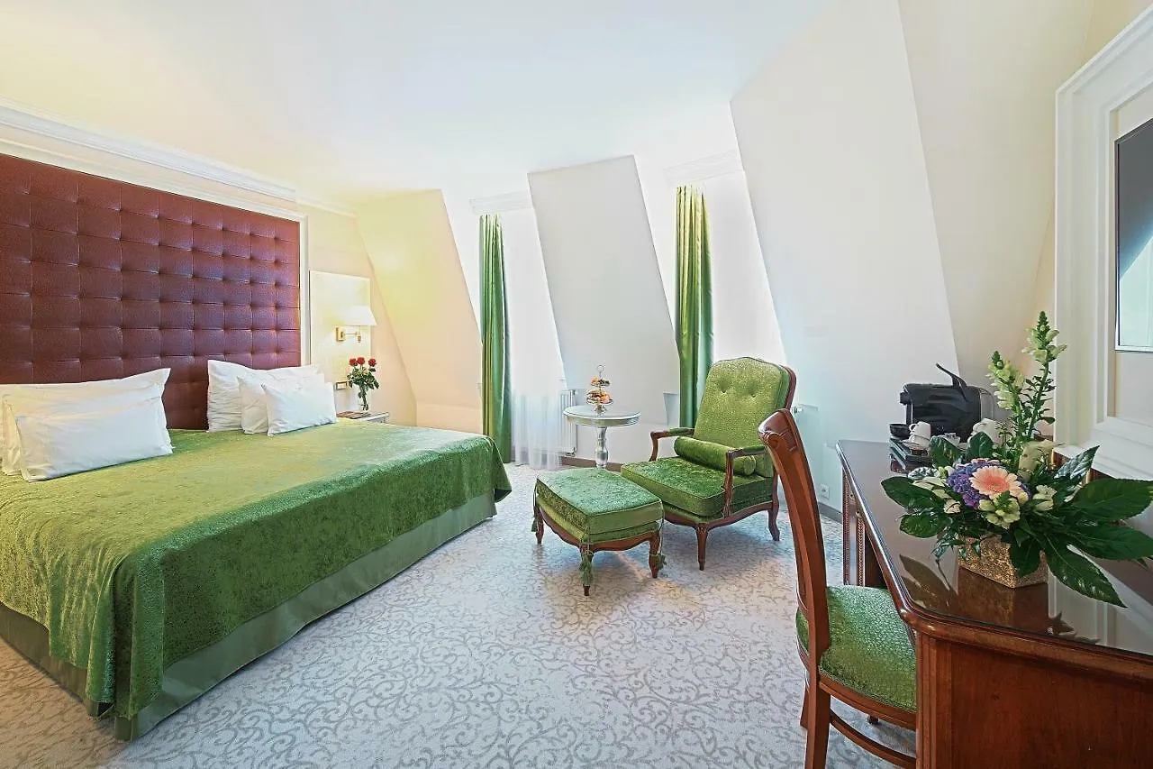 Carlsbad Plaza Medical Spa & Wellness Hotel Karlsbad