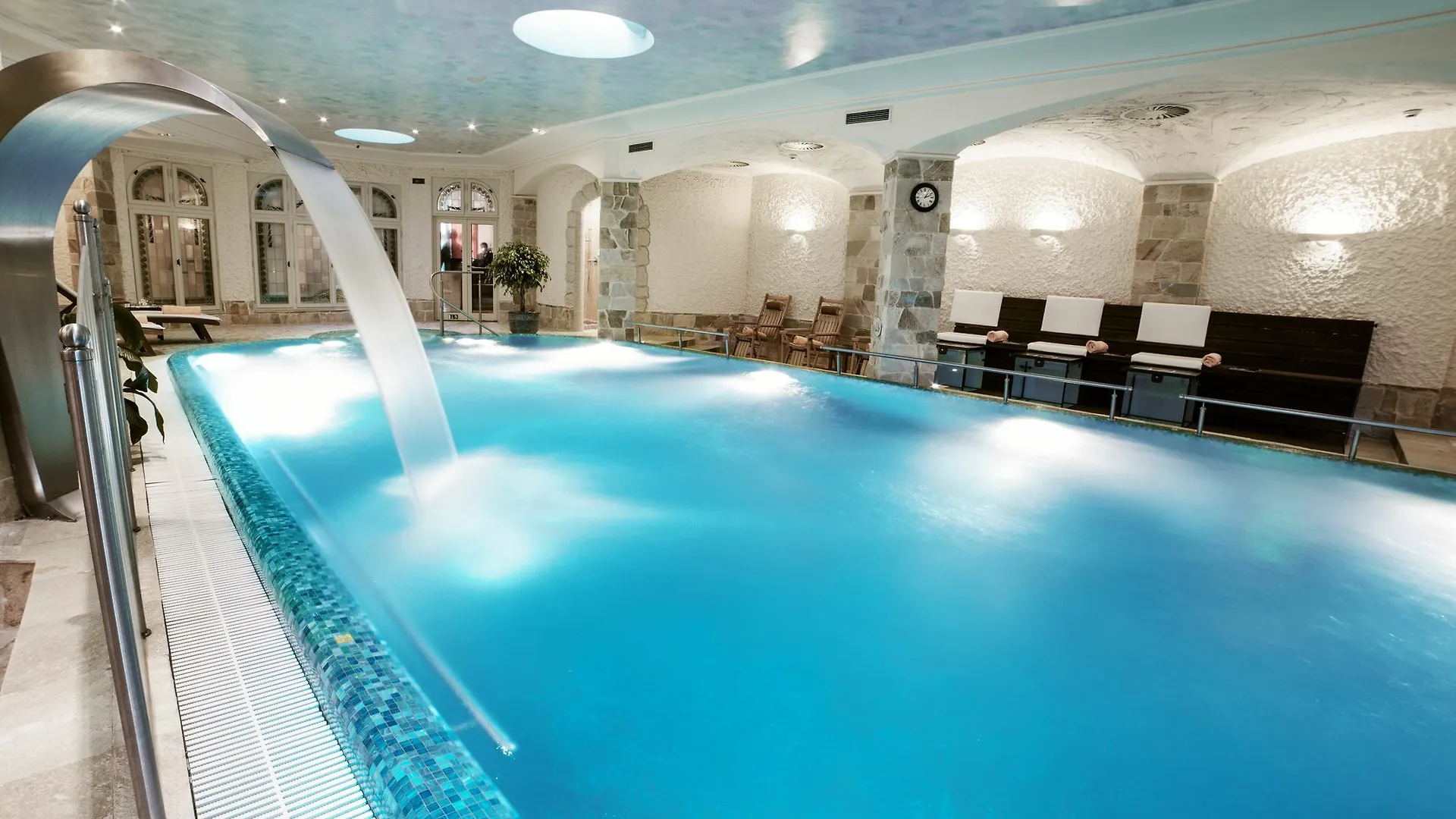 Carlsbad Plaza Medical Spa & Wellness Hotel Karlovy Vary