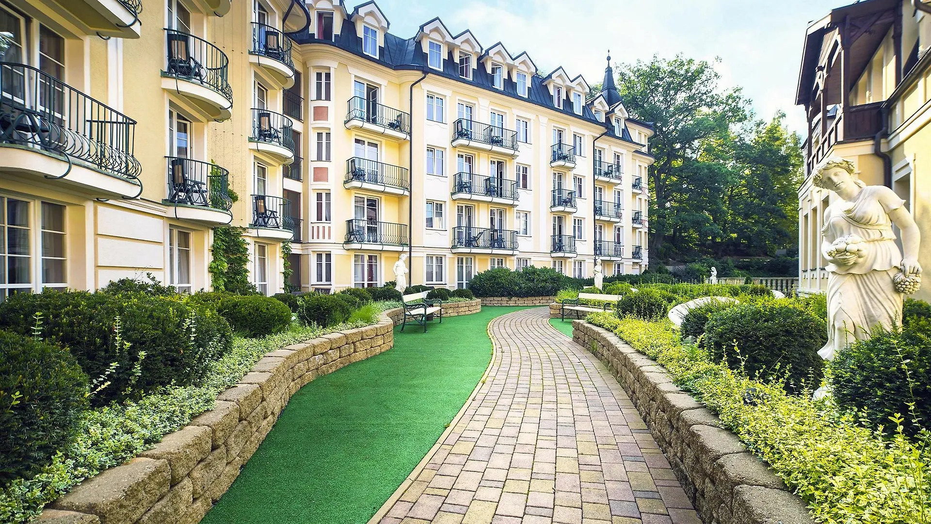 Carlsbad Plaza Medical Spa & Wellness Hotel Karlovy Vary